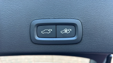 Volvo XC40 2.0 B4P Plus Dark 5dr Auto Petrol Estate